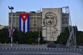 Náměstí Revoluce v Havaně jako místo masových režimních manifestací